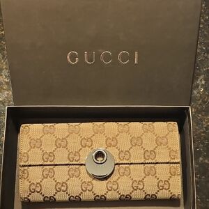 Gucci Beige Monogram Eclipse Continental Wallet